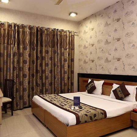 Fabhotel Signature Cyber Park Delhi  Buitenkant foto