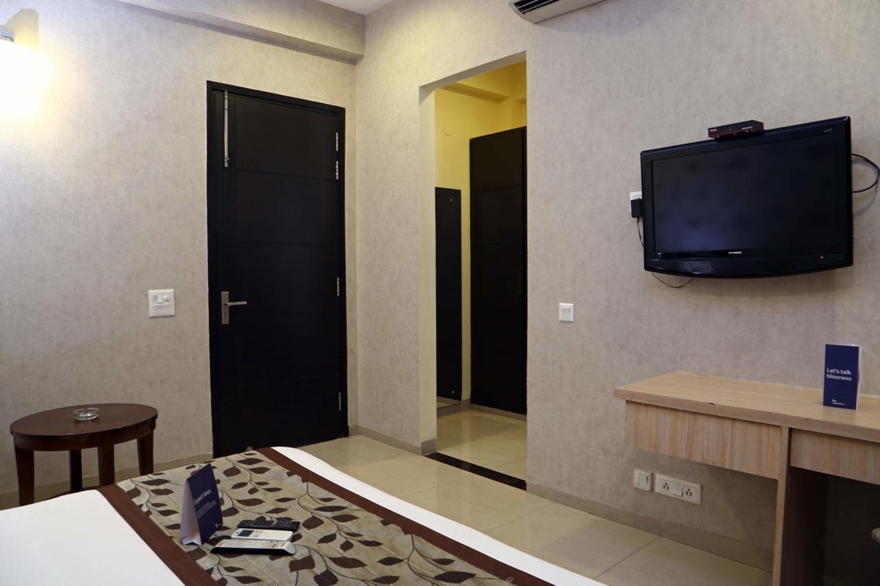 Fabhotel Signature Cyber Park Delhi  Buitenkant foto