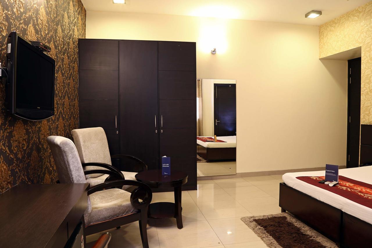 Fabhotel Signature Cyber Park Delhi  Buitenkant foto
