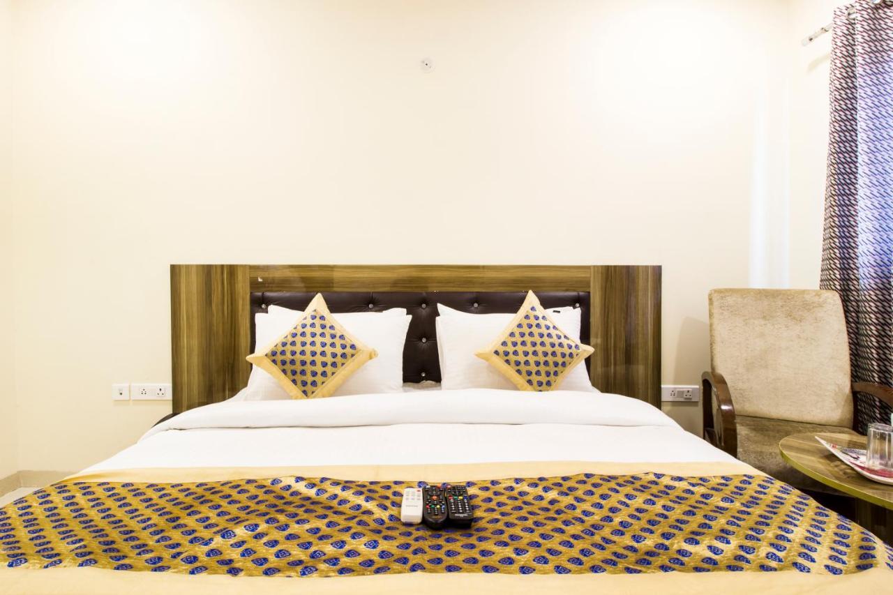 Fabhotel Signature Cyber Park Delhi  Buitenkant foto