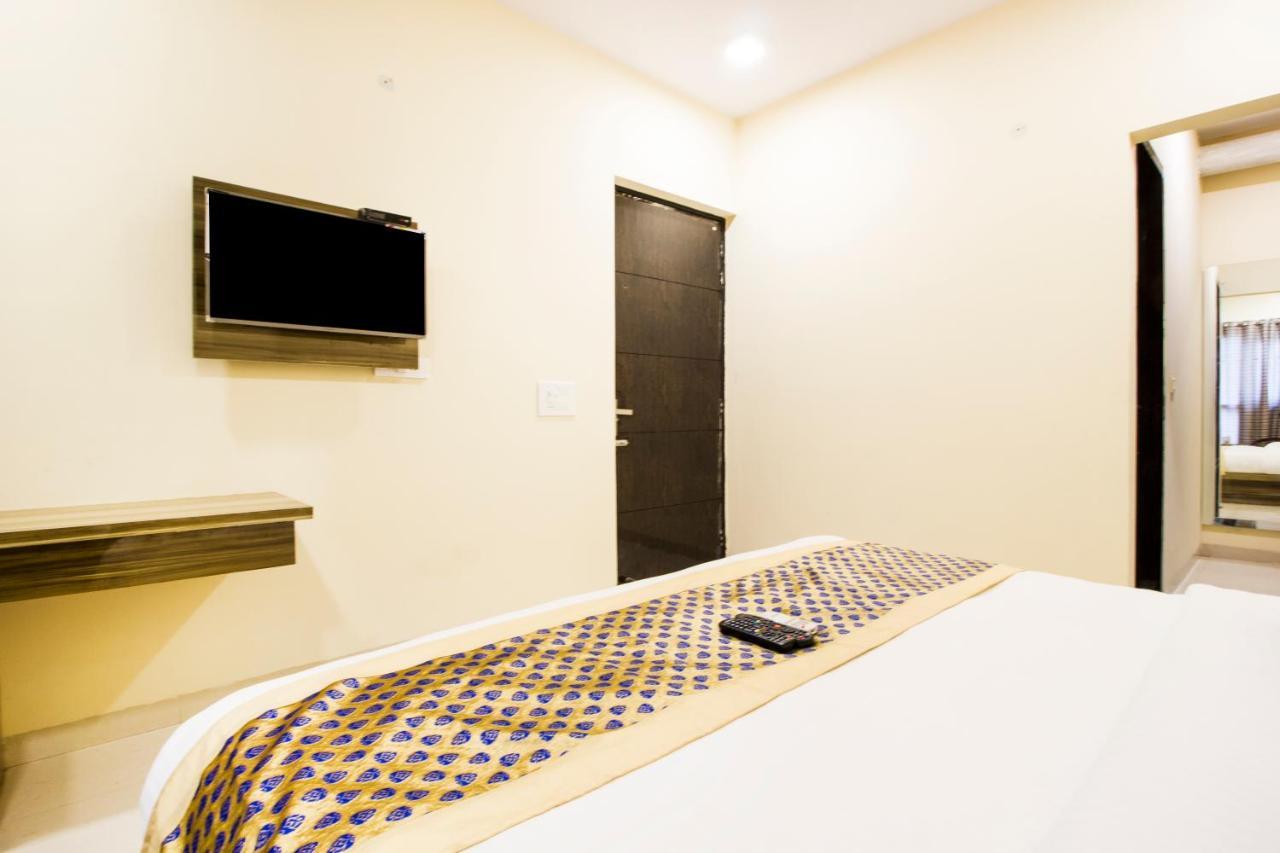 Fabhotel Signature Cyber Park Delhi  Buitenkant foto