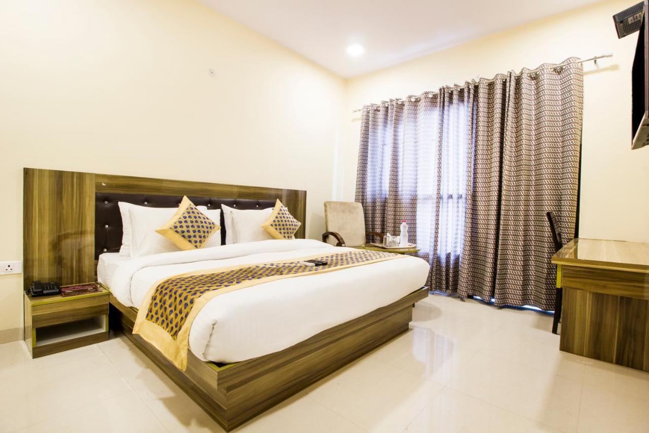 Fabhotel Signature Cyber Park Delhi  Buitenkant foto